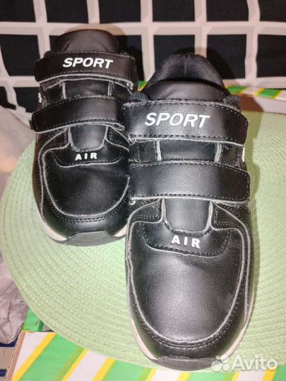 Кроссовки детские