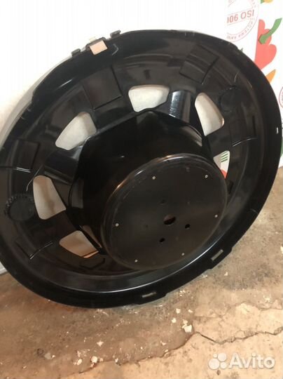 Задняя часть колпака запаски