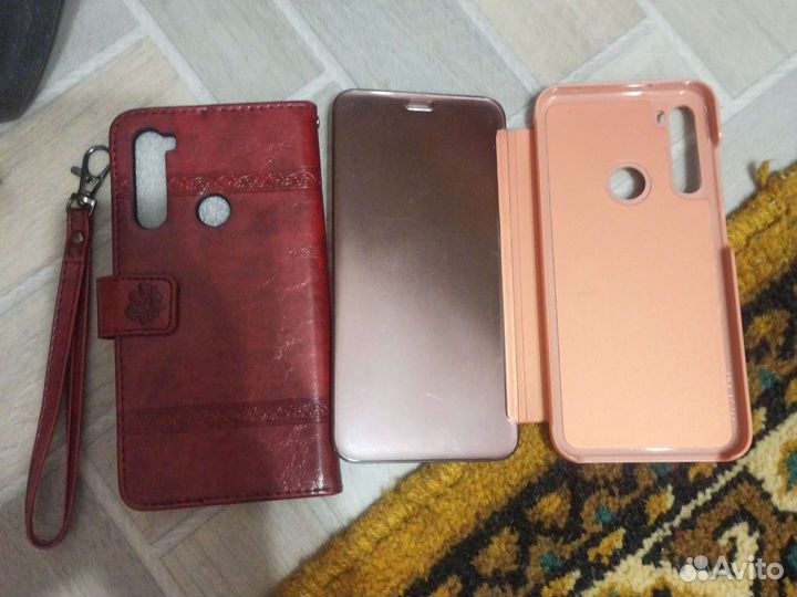Чехлы на смартфон