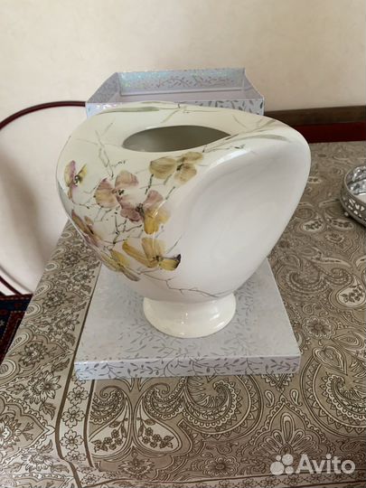 Ваза для цветов фаянс