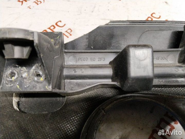 Декоративная крышка двигателя Mazda 3 BL седан PE