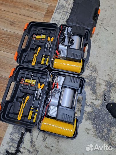 Автомобильный Компрессор с набором