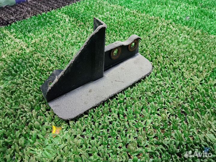 Брызговик задний левый Toyota venza