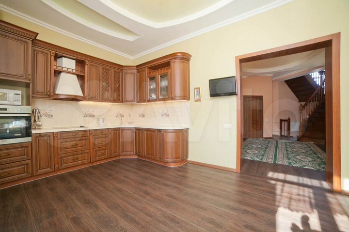 Коттедж 396 м² на участке 8,5 сот.