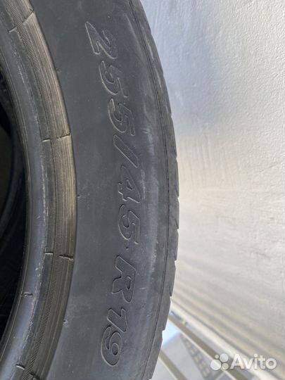 Pirelli P Zero PZ4 235/50 R19 и 255/45 R19