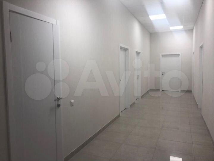 Офис на 1-й линии, 3-й этаж, 35 м2