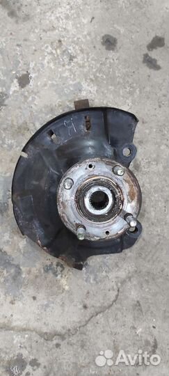 Поворотный кулак правый Kia Rio 3 Solaris 1