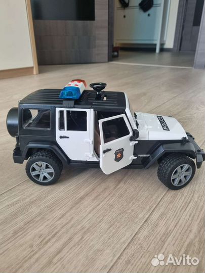 Машина полиция bruder