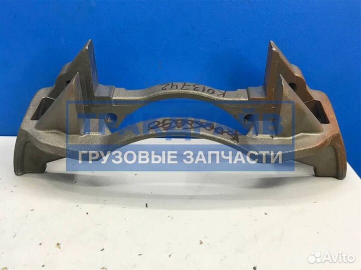 Скоба суппорта монтажная грузовиков Mercedes