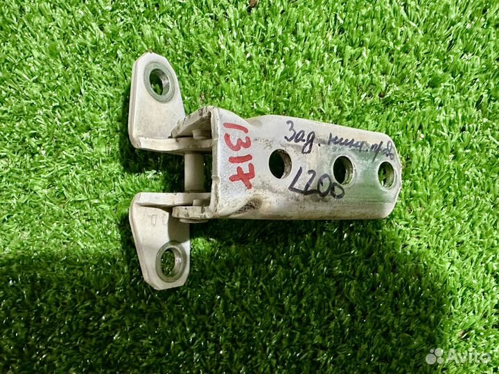 Петли двери Mitsubishi L200