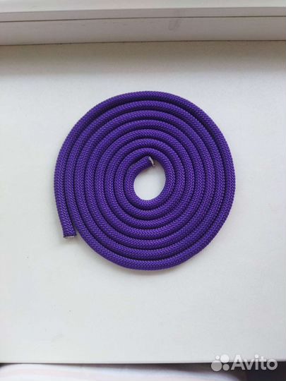 Гимнастическая скакалка