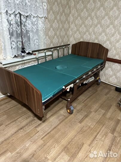 Медицинская кровать для лежачих больных MET revel