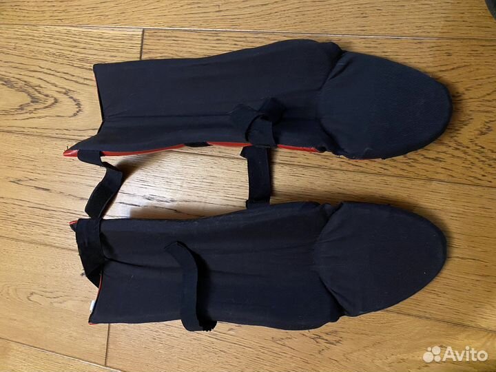 Накладки на ноги для каратэ