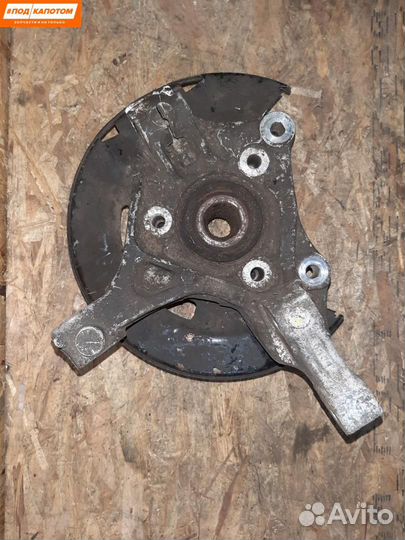 Кулак передний правый Chevrolet Cruze рест