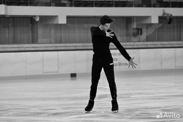 Тренер по фигурному катанию