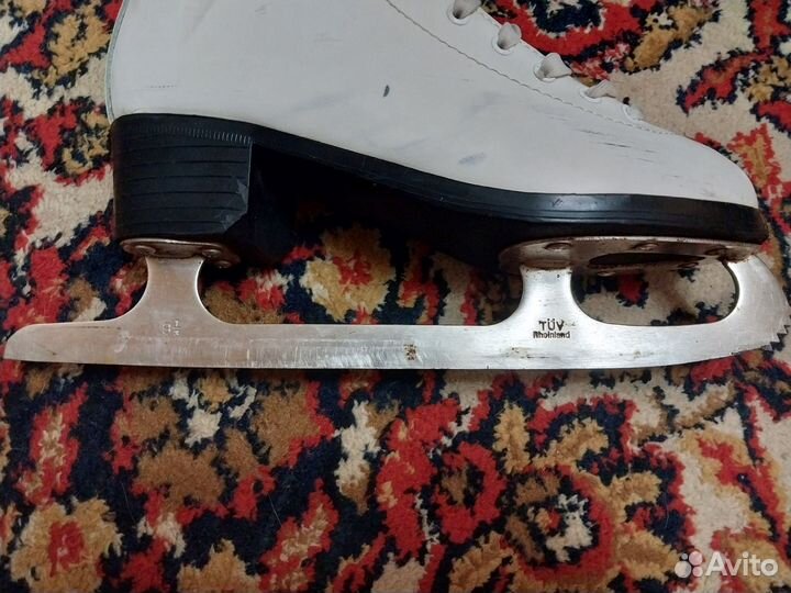 Коньки фигурные 38 размер