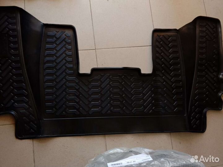 Ларгус коврик 3 ряд