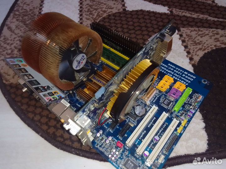 Материнская плата 775