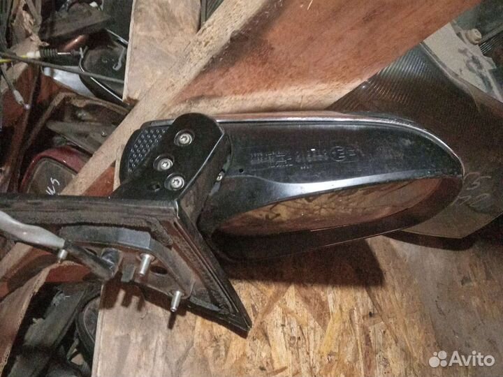 Боковое зеркало на toyota corolla