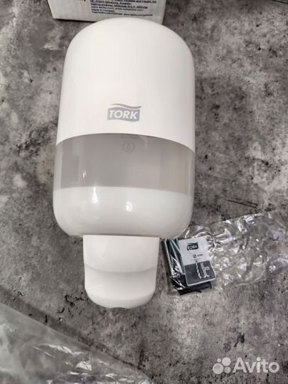 Дозатор для жидкого мыла настенный