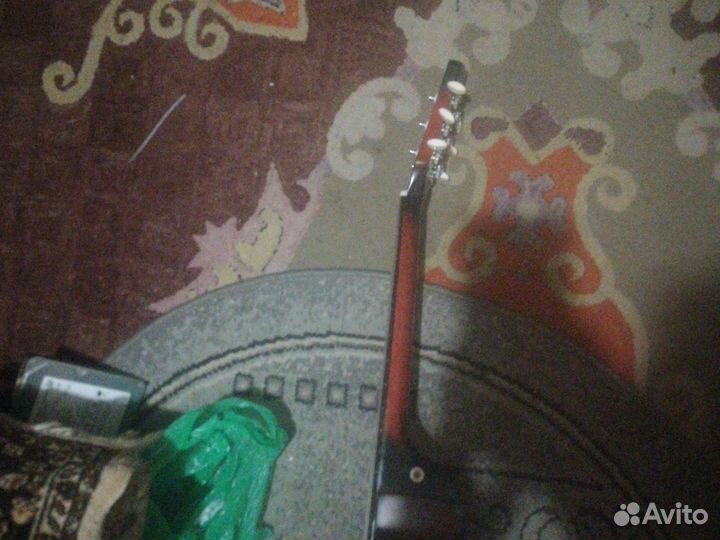 Акустическая гитара