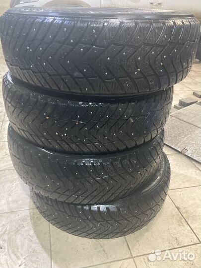 Yokohama Ice Guard IG65 215/65 R17