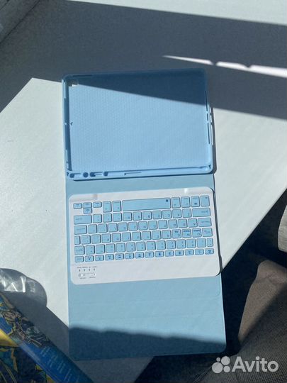Чехол на iPad air 3 с клавиатурой
