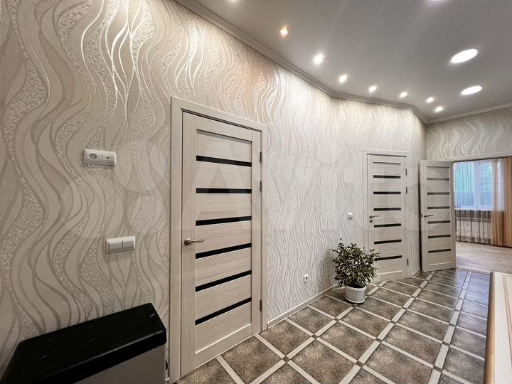 Дом 214 м² на участке 7 сот.