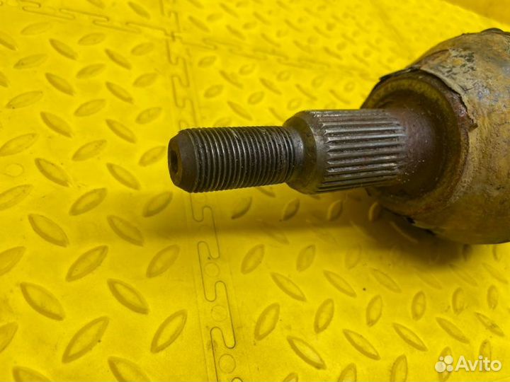 Б/У Вал приводной (Полуось) - без внутренней