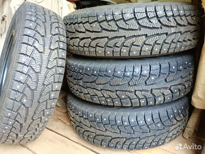 Новая зимняя резина на дисках Нива,suzuki jimny