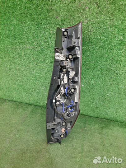 Стоп сигнал toyota noah ZRR80 2011 контрактная