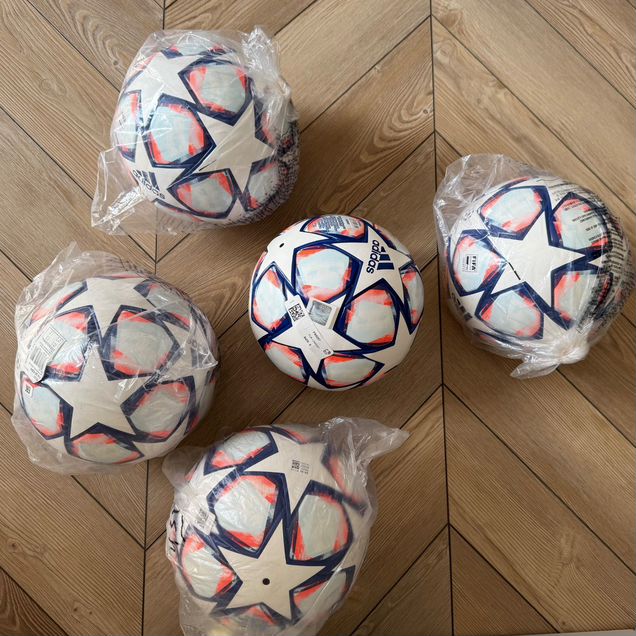 Профессиональные футбольные мячи Adidas размер 5