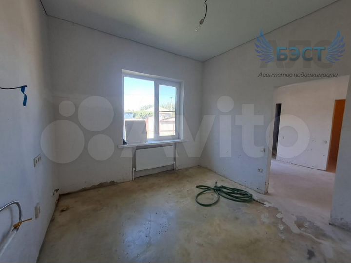 Дом 95 м² на участке 4 сот.