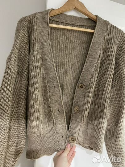 Продам шерстяную кофту