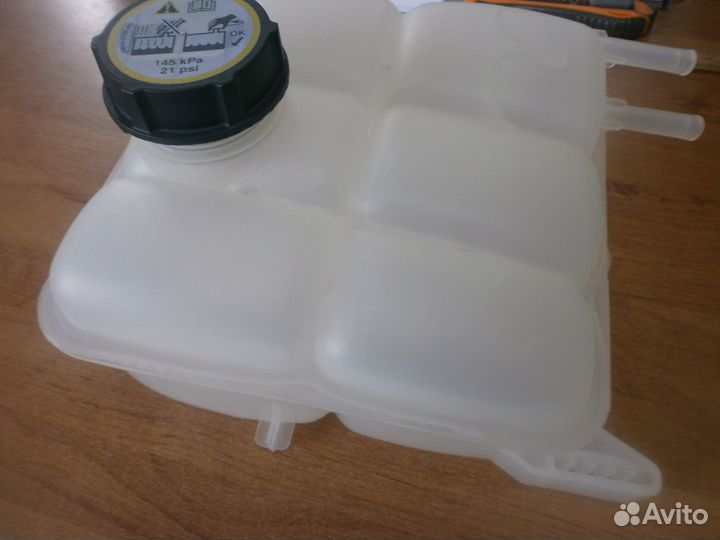 Бачок расширительный Форд Фокус 2 / Мазда 3