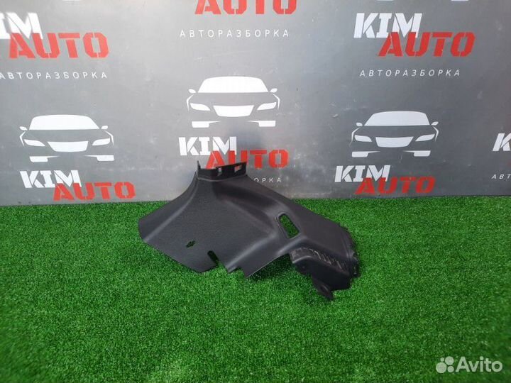 Накладка задней стойки правая Ford Focus 3 седан