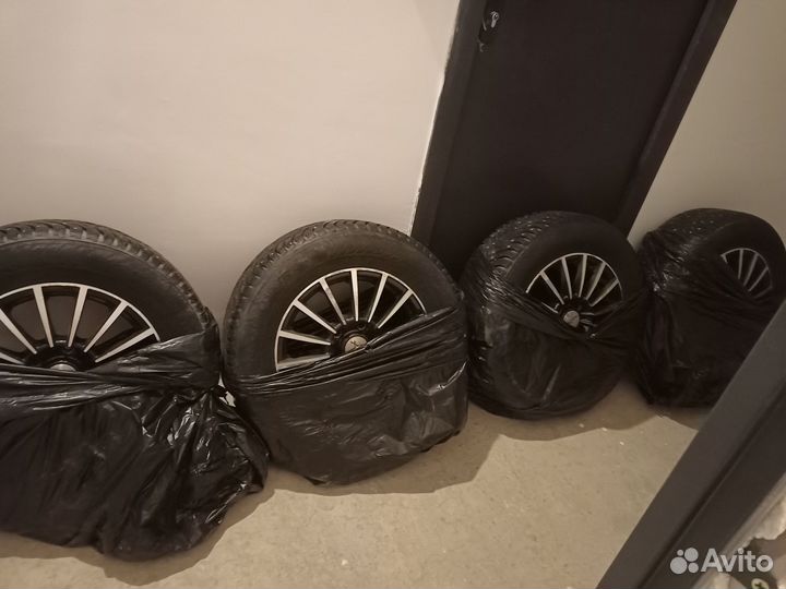 R15 Nokian Tyres Hakkapeliitta R 205/65, PCD 5x112 DIA 57