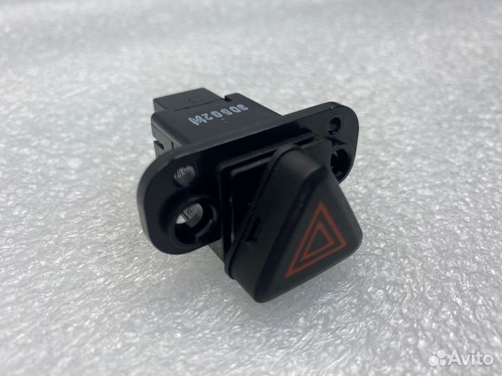 Кнопка аварийной сигнализации Chevrolet Cruze