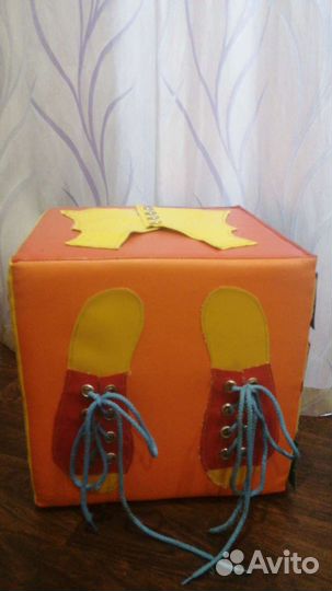 Развивающие игрушки: кубик умные ладошки