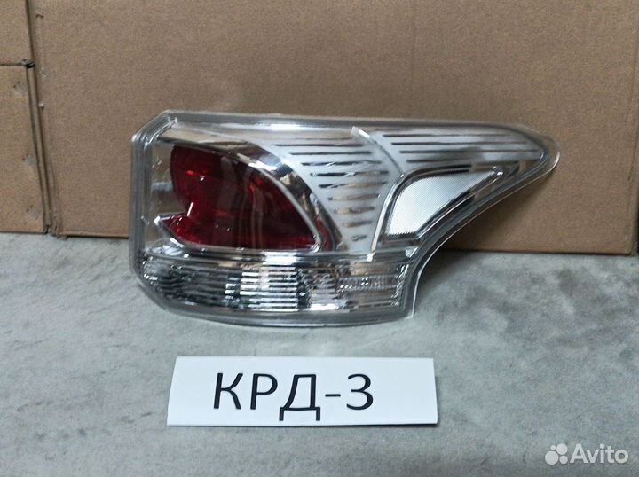Фонарь правый Mitsubishi Outlander 3 2012