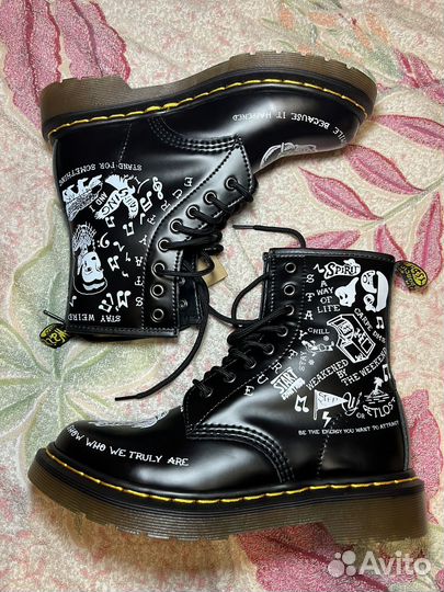 Dr Martens 1460 Scribble
