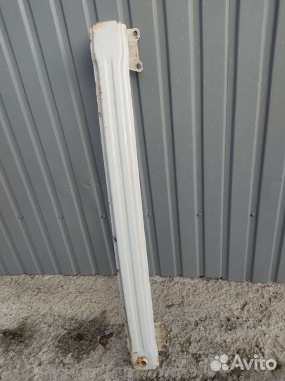 Усилитель заднего бампера Skoda Yeti