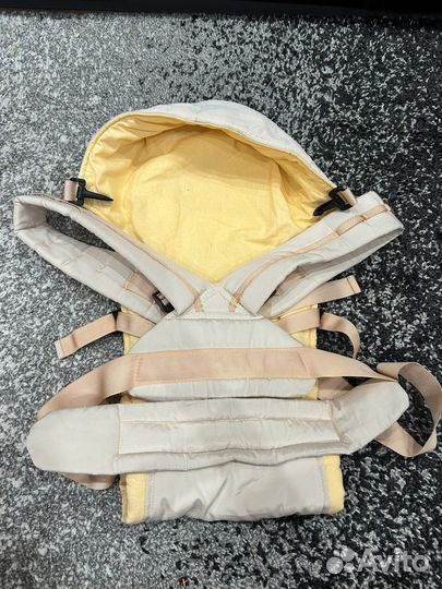 Рюкзак-кенгуру с капюшоном