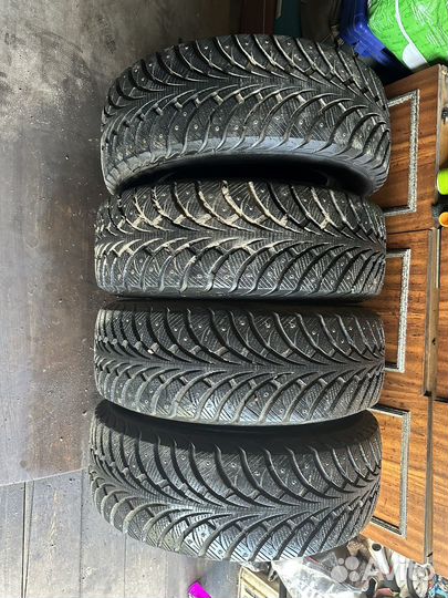 Sava Eskimo Stud 215/65 R16 98T