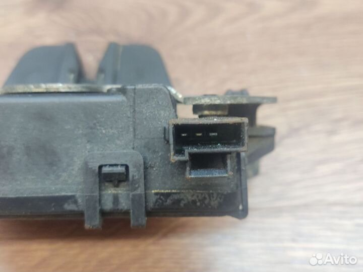 Замок крышки багажника Opel Astra H Zafira B