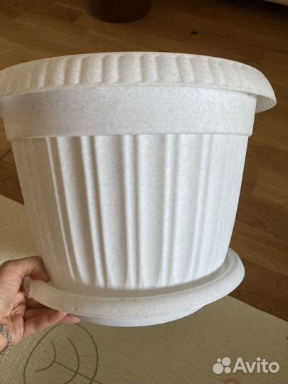 Горшок для цветов большой пластиковый