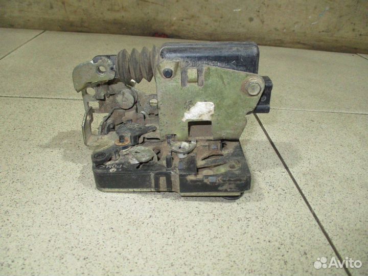 Замок двери передней правой Renault Logan 1