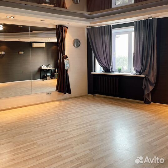 Зал для йоги