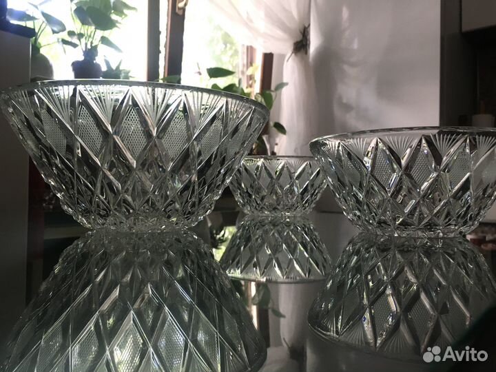 Хрустальные вазы- компаньоны. Много