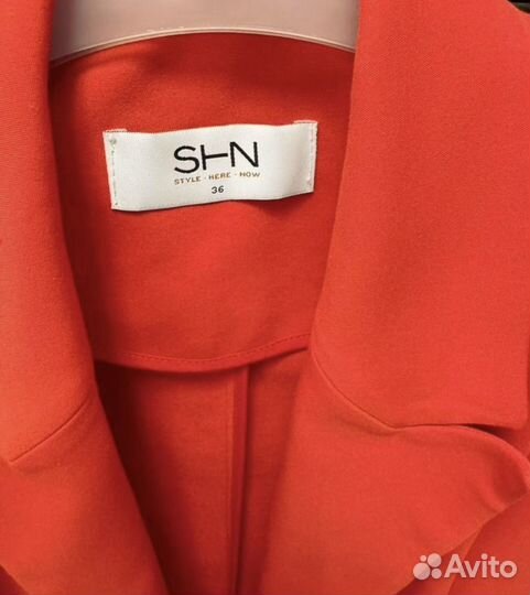 Костюм женский